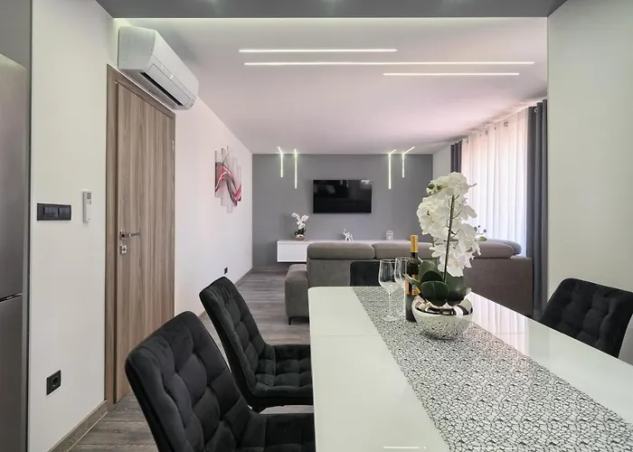 Nina Apartman