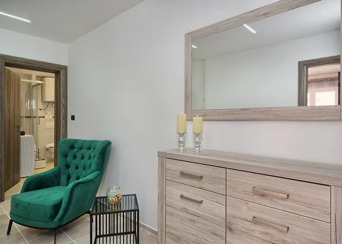 Nina Apartman Trogir